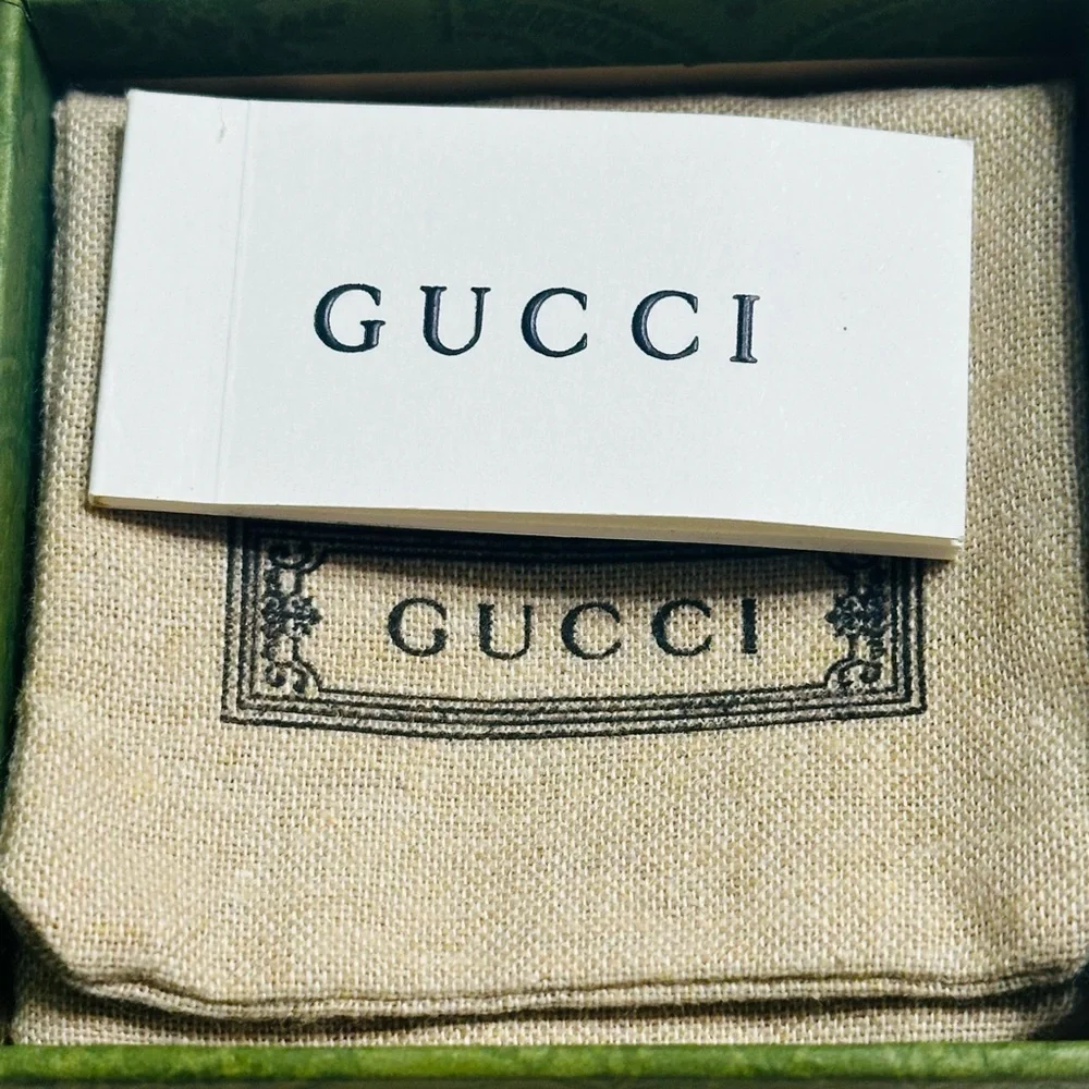 Gucci Textured Interlocking G Pendant Necklace Silver